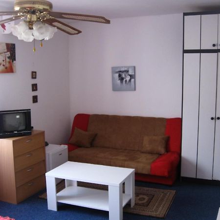 Madam Svetlana Bed & Breakfast Тиват Екстериор снимка