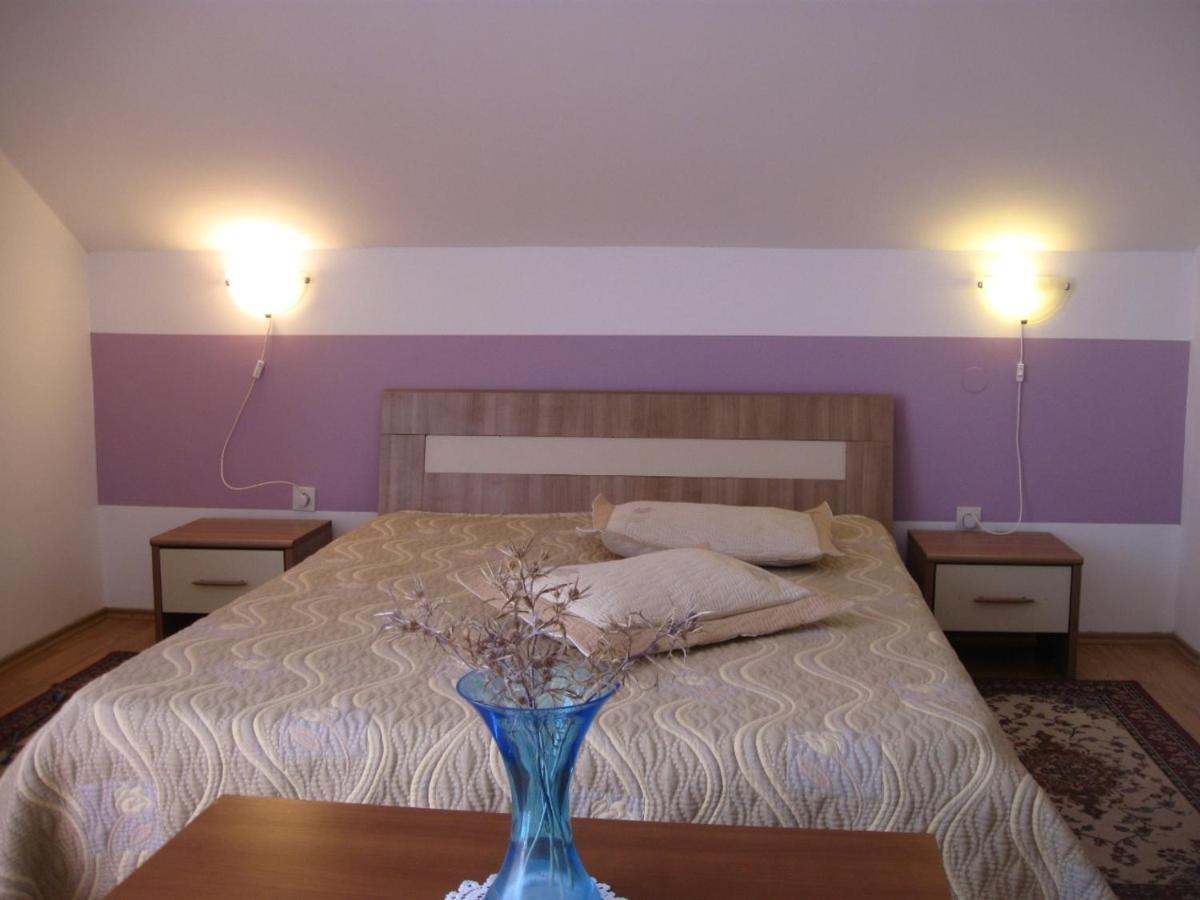 Madam Svetlana Bed & Breakfast Тиват Екстериор снимка