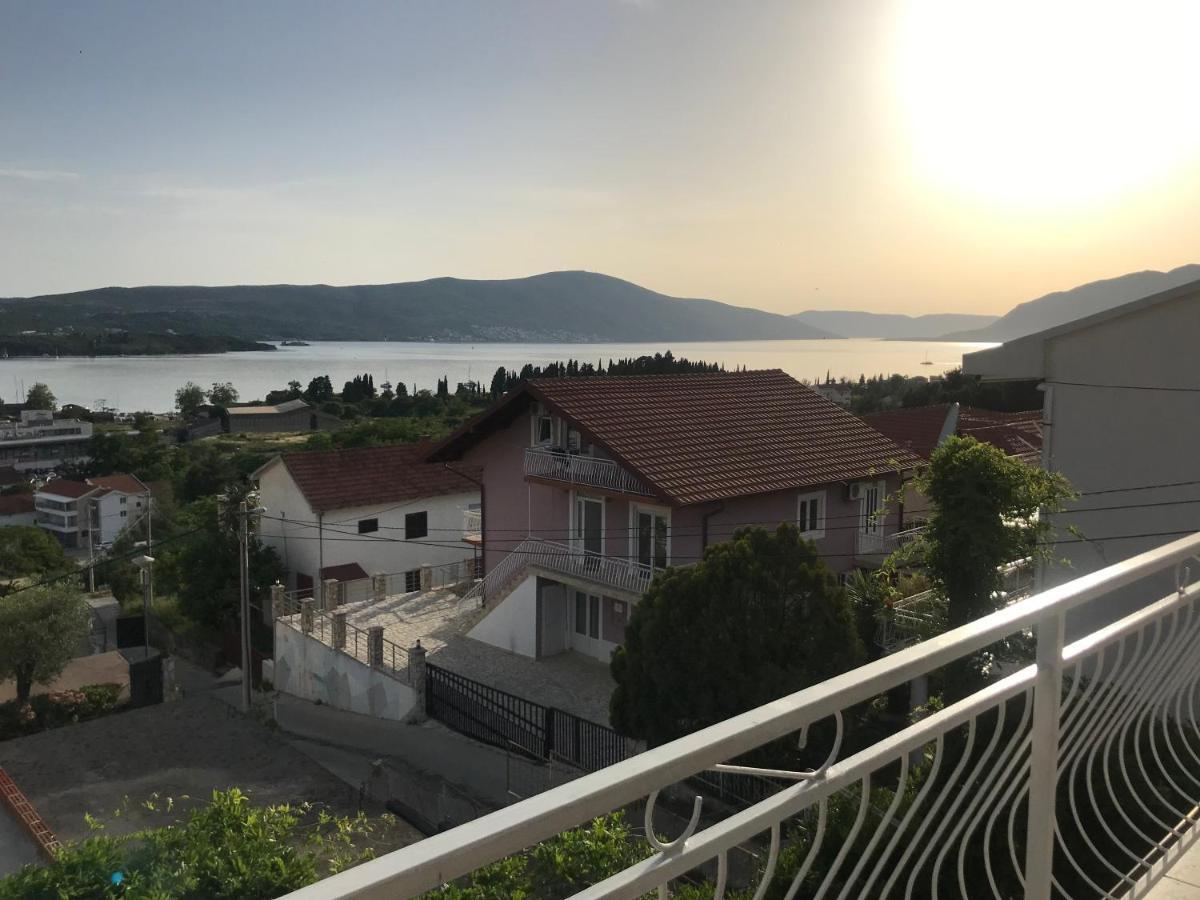 Madam Svetlana Bed & Breakfast Тиват Екстериор снимка